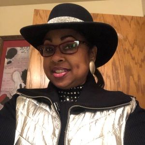 Meet your Posher, Wendy